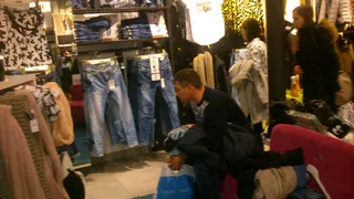 Шопоголик из Рязани: в магазинах искусственно завышают цены перед распродажами