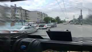 В Брянске на остановке «Березка» произошла авария