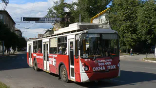 Мужчина пострадал при падении в троллейбусе в центре Рязани