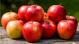 Ученые назвали самый полезный фрукт на лето — не банан, не груша и в два раза полезнее апельсинов