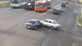 Момент ДТП на улице Циолковского попал на видео