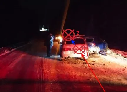 На трассе в Коми три авто собрались в "гармошку": водитель ВАЗа спровоцировал массовое ДТП