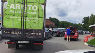 «Час работают, час конусами перекрывают»: жители Рязанской области — о том, как не могут заправиться бензином на «Роснефти»