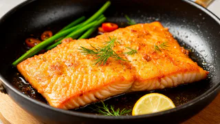 Как пожарить рыбу на сковороде так, чтобы была с хрустящей корочкой - запомните раз и навсегда