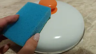 Не зря японцев считают гениями: увидел, чем они моют посуду, вместо грязных и пахнущих губок и опупел