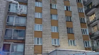 В Ухте потушили пожар в многоэтажке: спасатели вытащили из огня семь человек