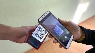 В России появится устройство, проверяющее QR-коды прививок от COVID-19