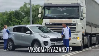 На Южной окружной в Рязани 22 июля столкнулись фура и Kia Sportage