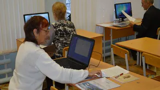 В Нижнекамске пенсионеры сели за парты