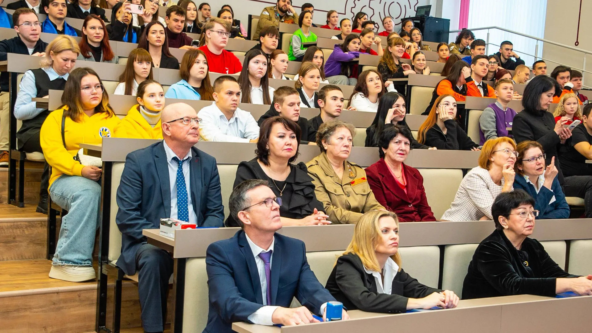 В Нижнекамске обсудили концепцию будущего молодежного центра «Дуслар»