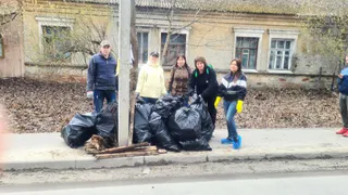 Брянские чиновники собственноручно разобрали свалки в центре города
