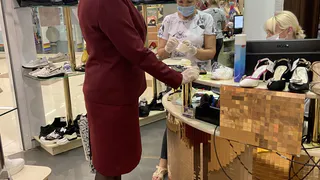 Отвечают эксперты: может ли продавец отказаться обслуживать покупателя без маски