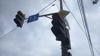 У школы №73 установят светофор и остановку общественного транспорта