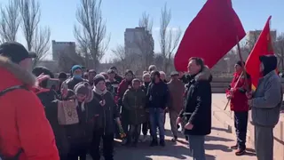 Жители Херсона впервые за 15 лет почтили память советских воинов