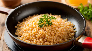 Дешевую ячневую крупу теперь покупаю пачками: показываю, как необычно готовлю её на сковороде - пальчики оближешь