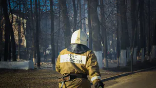 В Скопинском районе пожарные вытащили мужчину из загоревшегося жилого дома