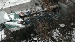 Городская свалка: в Канищеве кидают мусор за территорию местного рынка