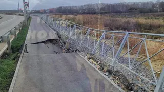 В Пензе на улице Бутузова провалился асфальт на пешеходной зоне