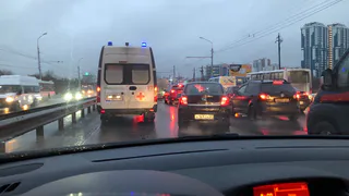 Троллейбус и легковушка не разъехались на Первомайском проспекте