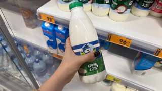 Этот кефир можно брать сразу по несколько бутылок — чистый состав: эксперты Роскачества назвали лучшие марки