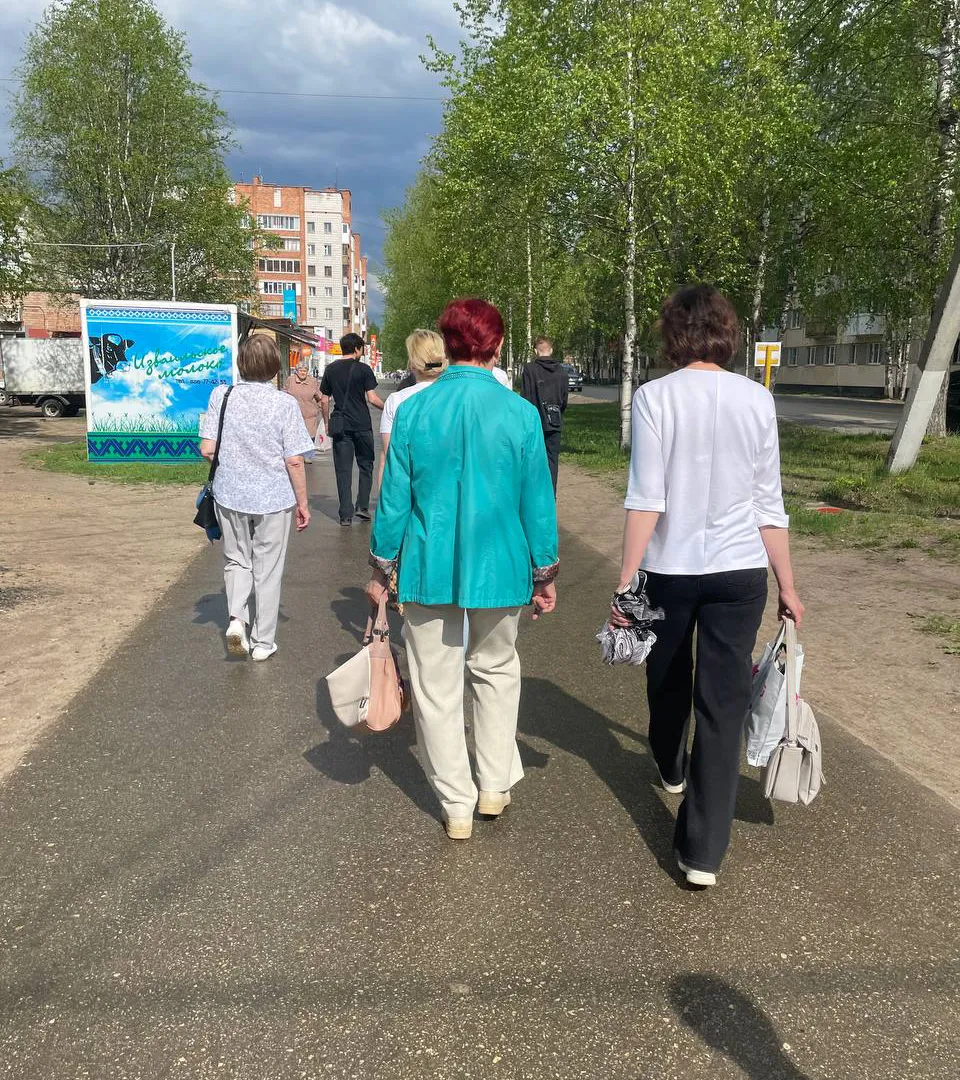 Люди танцуют от радости: еще 6 выходных дней ждут нас в июле 2024. Решение принято