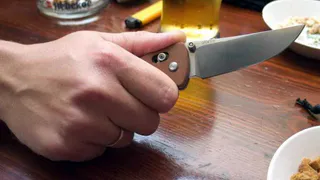 Пьяная нижнекамка ударила своего сожителя ножом 