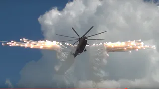 Авиадартс: Крупнейший в мире вертолет МИ-26 показывает высший пилотаж (видео)