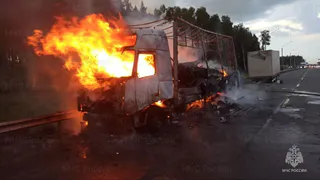 Региональный дайджест автоаварий: фура в огне и трактор набоку