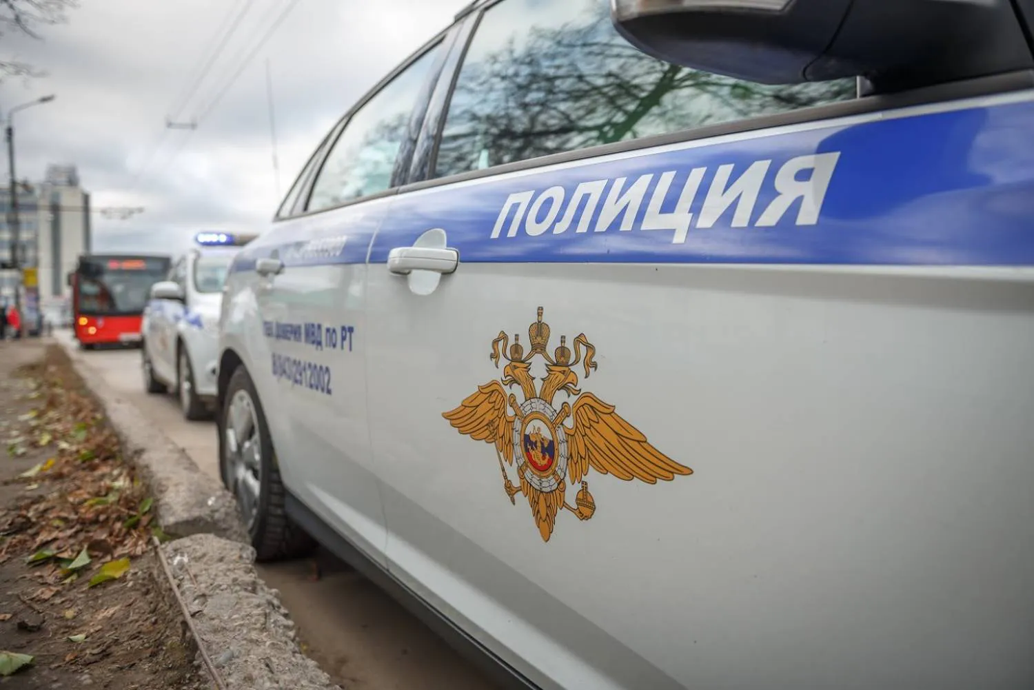 Не нашлось 2 тысячи на продукты, но нашлись 100 тысяч на взятку