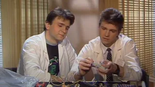 
Куда пропал ведущий "Очумелых ручек" (18+): где сейчас некогда знаменитый Андрей Бахметьев