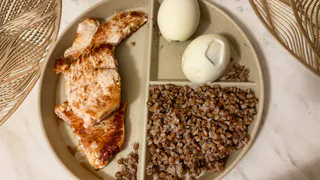 Всю жизнь варила гречку неправильно - 3 действия, которые лишают ее рассыпчатости и вкуса. Вот как надо