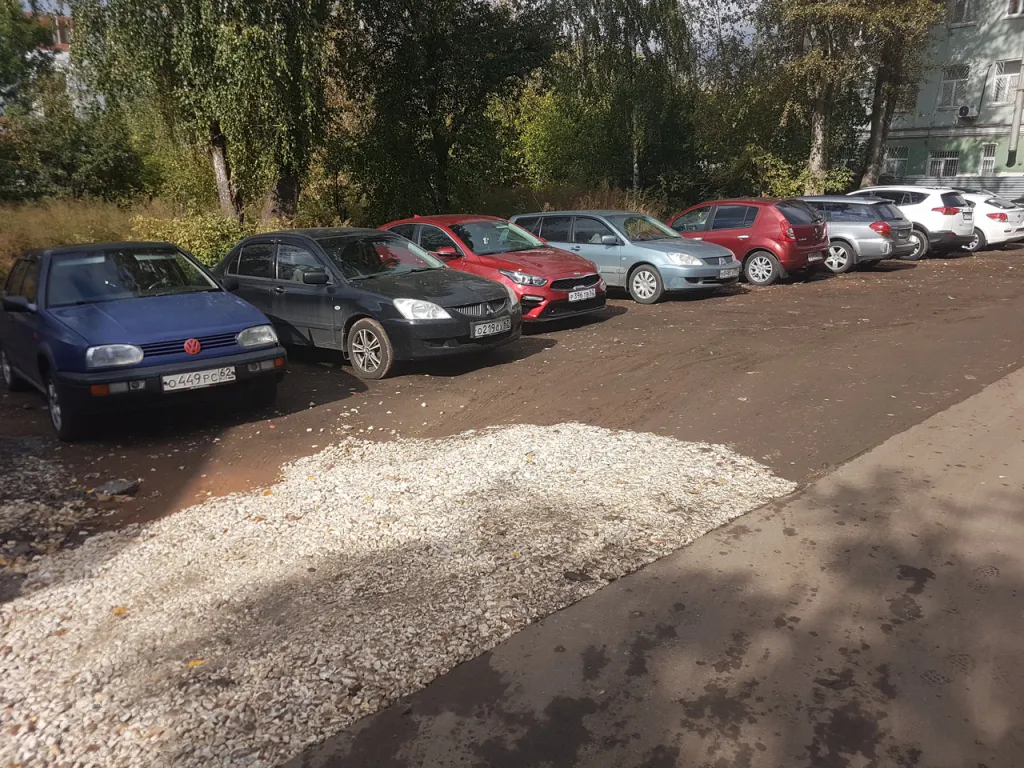 Администрация отреагировала на жалобу рязанца: в центре города обустроят бесплатную парковку