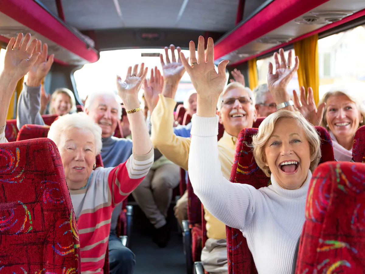 Тренд на пенсионный туризм: популярные направления и бюджет поездок в 2025 году