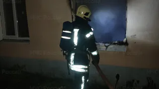 Спасатели эвакуировали трех жителей из горящего дома в Муроме