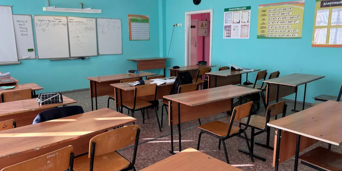 В школе Рязани вода с крыши льется прямо в классы