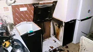 В Канаше из-за неисправных электроприборов загорелась кухня 2-комнатной квартиры