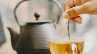 Не кофе, не какао и даже не цикорий: эксперты выбрали самый полезный напиток для мозга