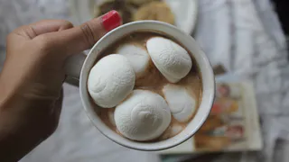 Названа самая полезная сладость — это не зефир и не шоколад. В ней содержатся главные витамины, минералы и клетчатка