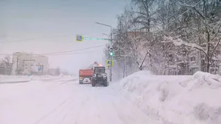 В Усинске из-за снегопадов коммунальные службы переведены на усиленный режим