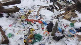 На улице Орловской в Брянске разрослась свалка