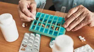 Врач назвал три очень вредные привычки пожилых людей