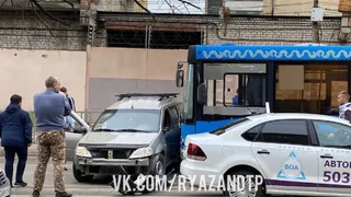 5 мая на улице Каширина в Рязани произошло ДТП с автобусом и легковушкой