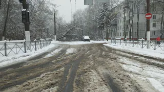 Жители Брянска жалуется на плохую уборку снега
