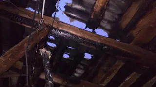 Утром 1 января жители дома на Стройкова остались без света из-за пожара на чердаке