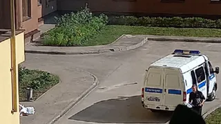 На улице Октябрьской в Рязани при падении из окна погиб мужчина