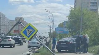 Неординарную аварию в Магнитогорске прокомментировали инспекторы дорожного движения