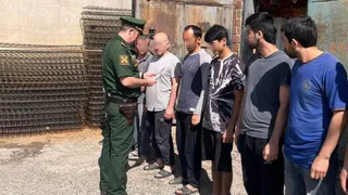 В Челябинске мигрантов-уклонистов отправили в военкомат