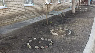 Рязанский округ вышел на субботник и навел порядок возле соцучреждений