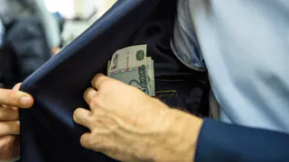 Не виноватые мы: они сами приносят!