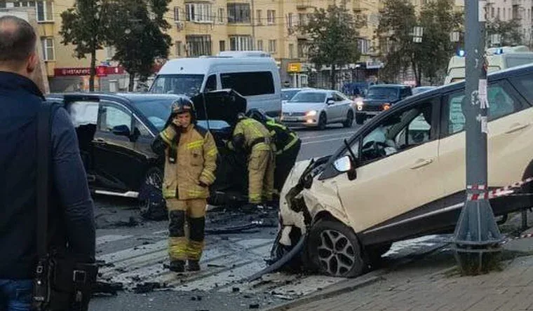 В жестком ДТП в Челябинске пострадал депутат Заксобрания региона